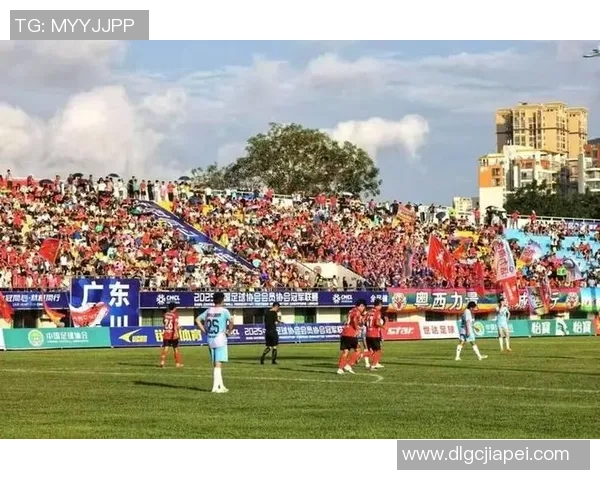 身高180的足球球星：从草根到顶级球场的逆袭之路